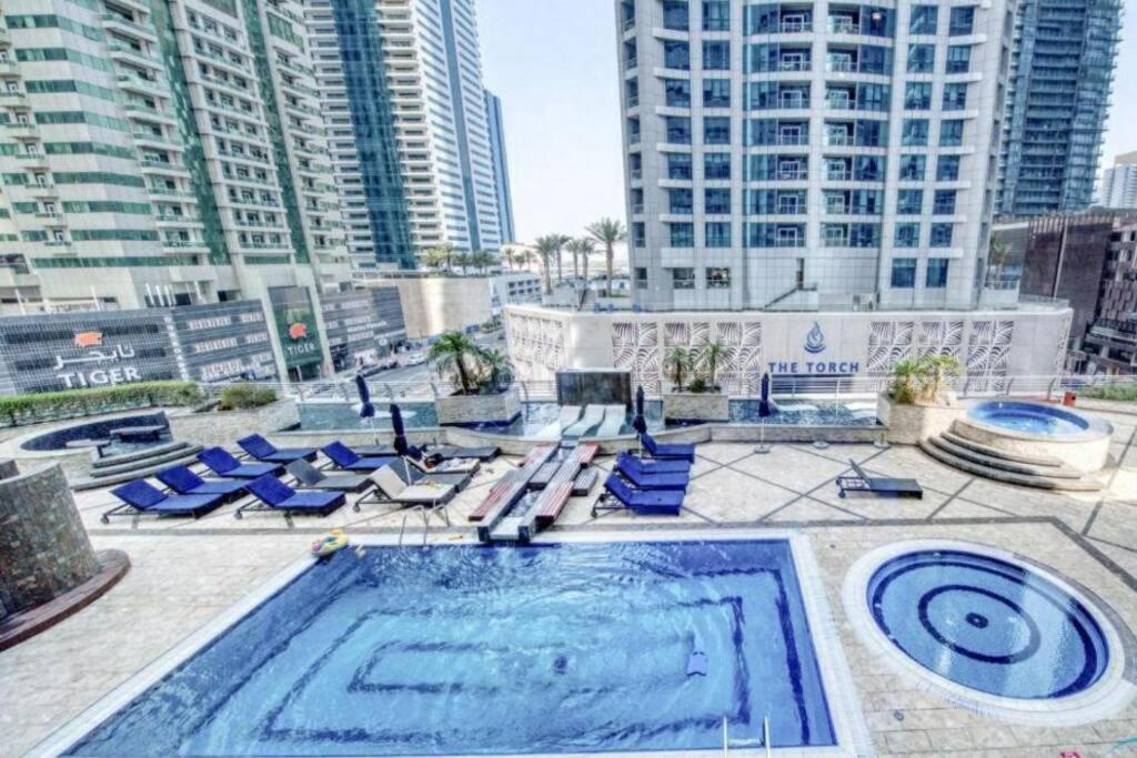 Skynest Holiday Homes Princess Tower 68Th Floor 1 Bedroom Apartment Dubai Eksteriør bilde